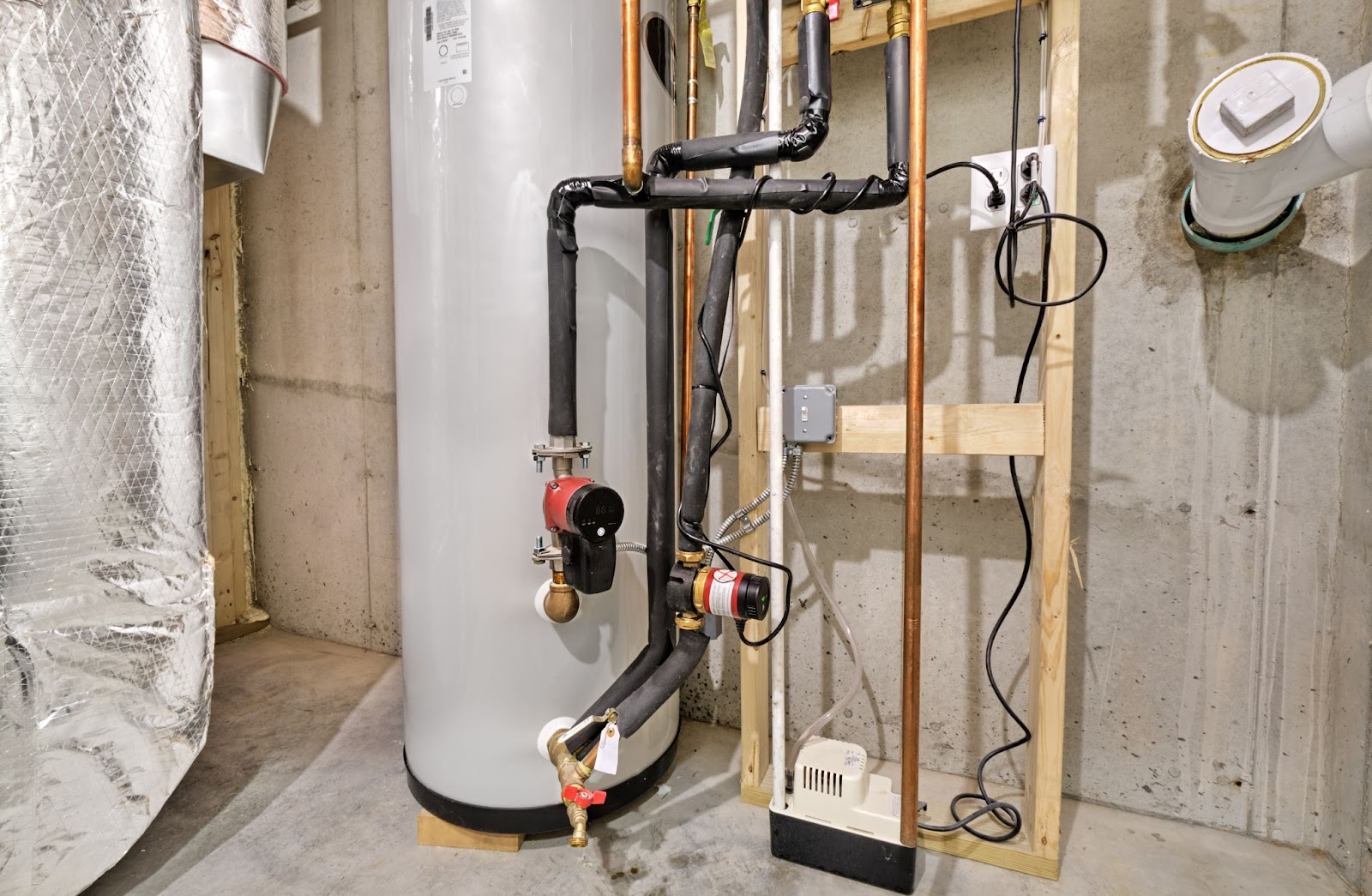 tankless vs tank hot water heater