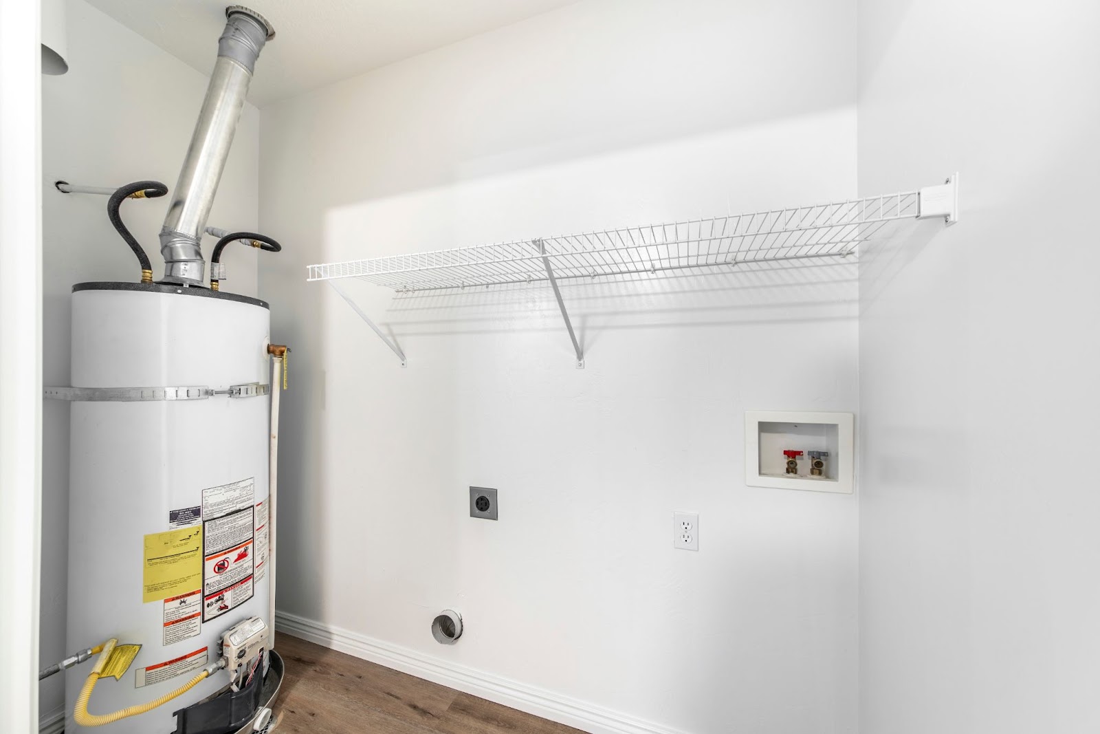 tankless vs tank hot water heater